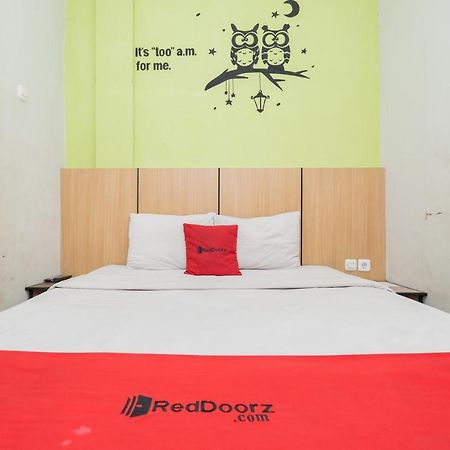 Reddoorz @ Darmo Surabaya Otel Dış mekan fotoğraf