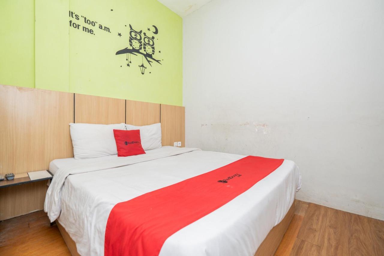 Reddoorz @ Darmo Surabaya Otel Dış mekan fotoğraf